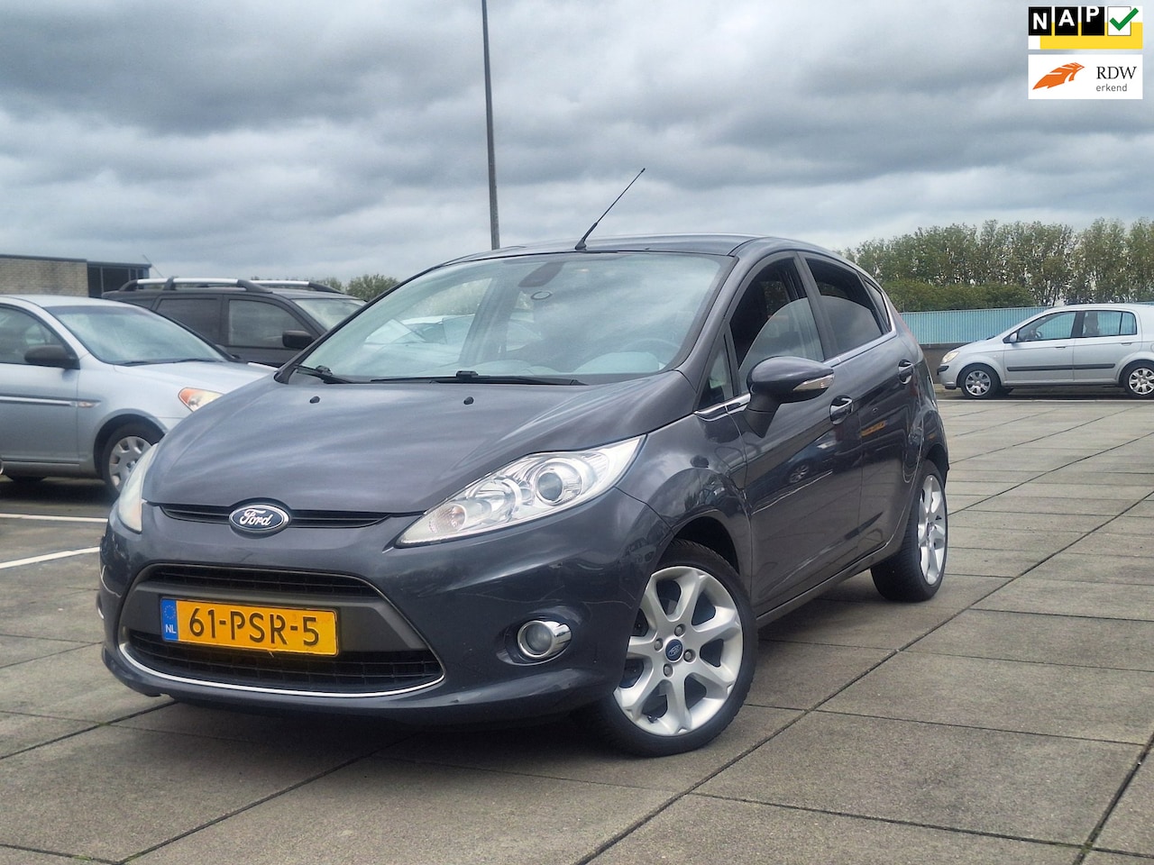 Ford Fiesta - €2350,-1.6 Titanium 5D Apk 03/2027 Airco - AutoWereld.nl
