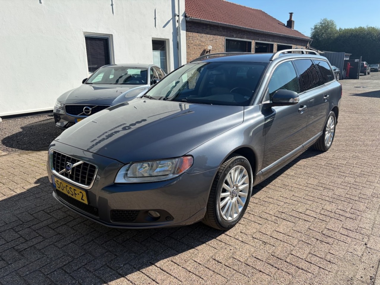 Volvo V70 - 2.5T Momentum Leder Stoelverw. Trekhaak - AutoWereld.nl