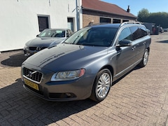 Volvo V70 - 2.5T Momentum Leder Stoelverw. Trekhaak