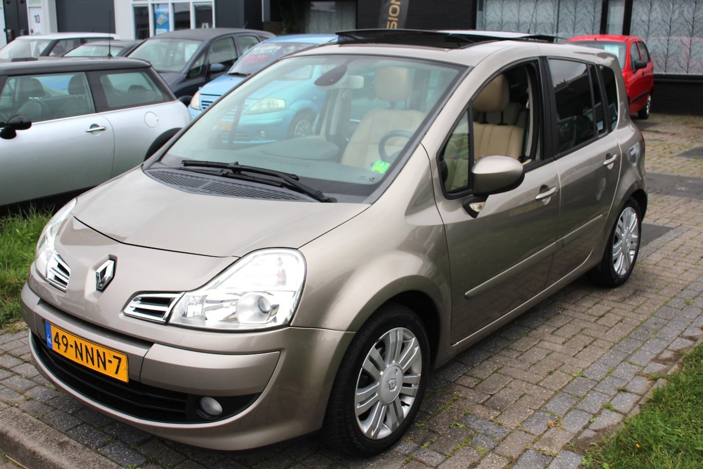 Renault Grand Modus - 1.2 TCE Exception Panoramdak Leder Climate Cruise Trekhaak LM-Velgen APK NAP - AutoWereld.nl