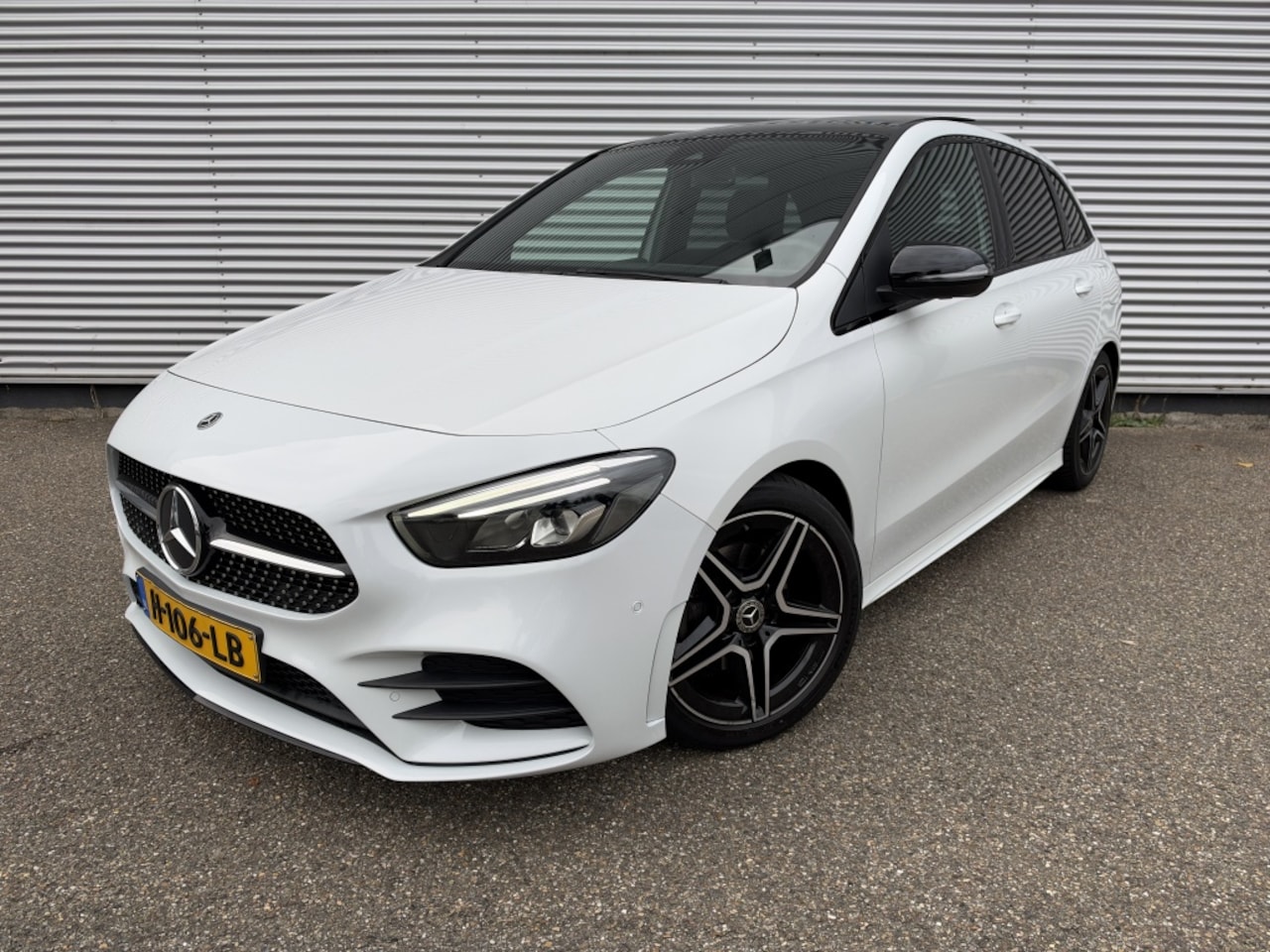 Mercedes-Benz B-klasse - 180 Bus. Sol. AMG NAP Pano Night Camera Cruise Carplay Dealer OH - AutoWereld.nl