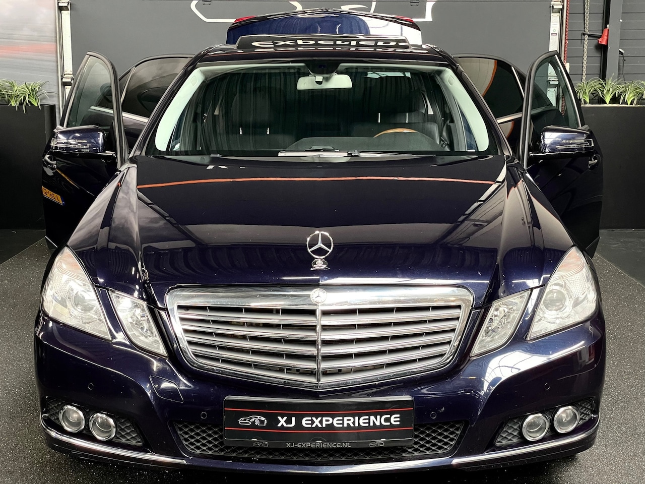 Mercedes-Benz E-klasse - 350 CGI Elegance 292 PK/GLASDAK/NAVI/19'VELGEN/CAMERA - AutoWereld.nl