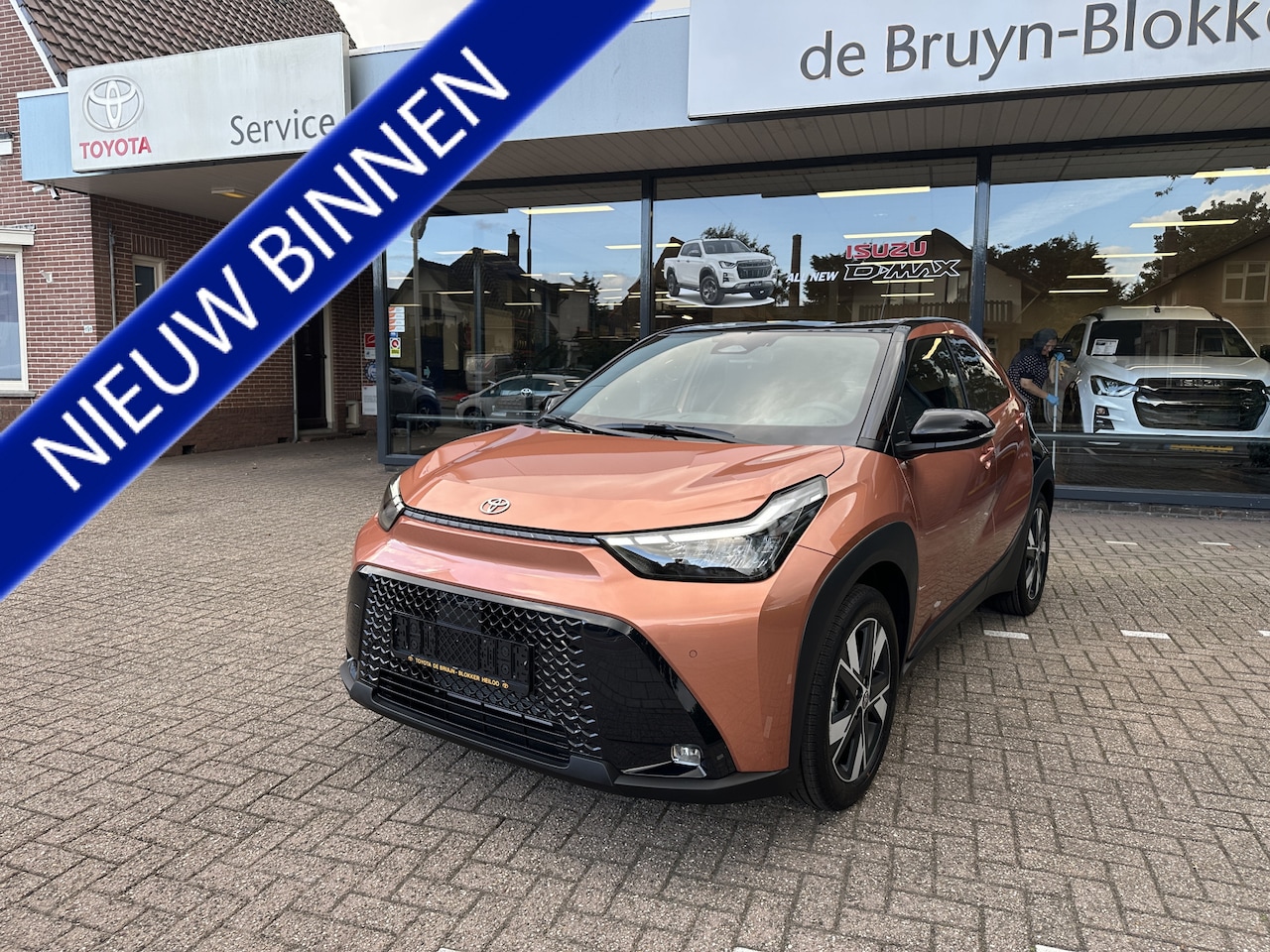 Toyota Aygo X - Hybrid 115 pulse stoelverwarming / keyless start / parkeersensoren voor + achter / Navigat - AutoWereld.nl