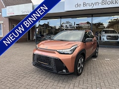 Toyota Aygo X - Hybrid 115 pulse stoelverwarming / keyless start / parkeersensoren voor + achter / Navigat