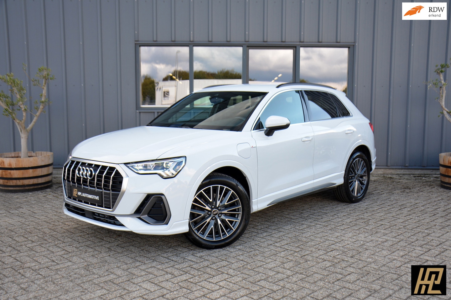 Audi Q3 - 1.4 TFSI e 245pk sTtronic S Line * LED * Camera * Navi * ACC * ECC * Stuurverwarming * Led - AutoWereld.nl