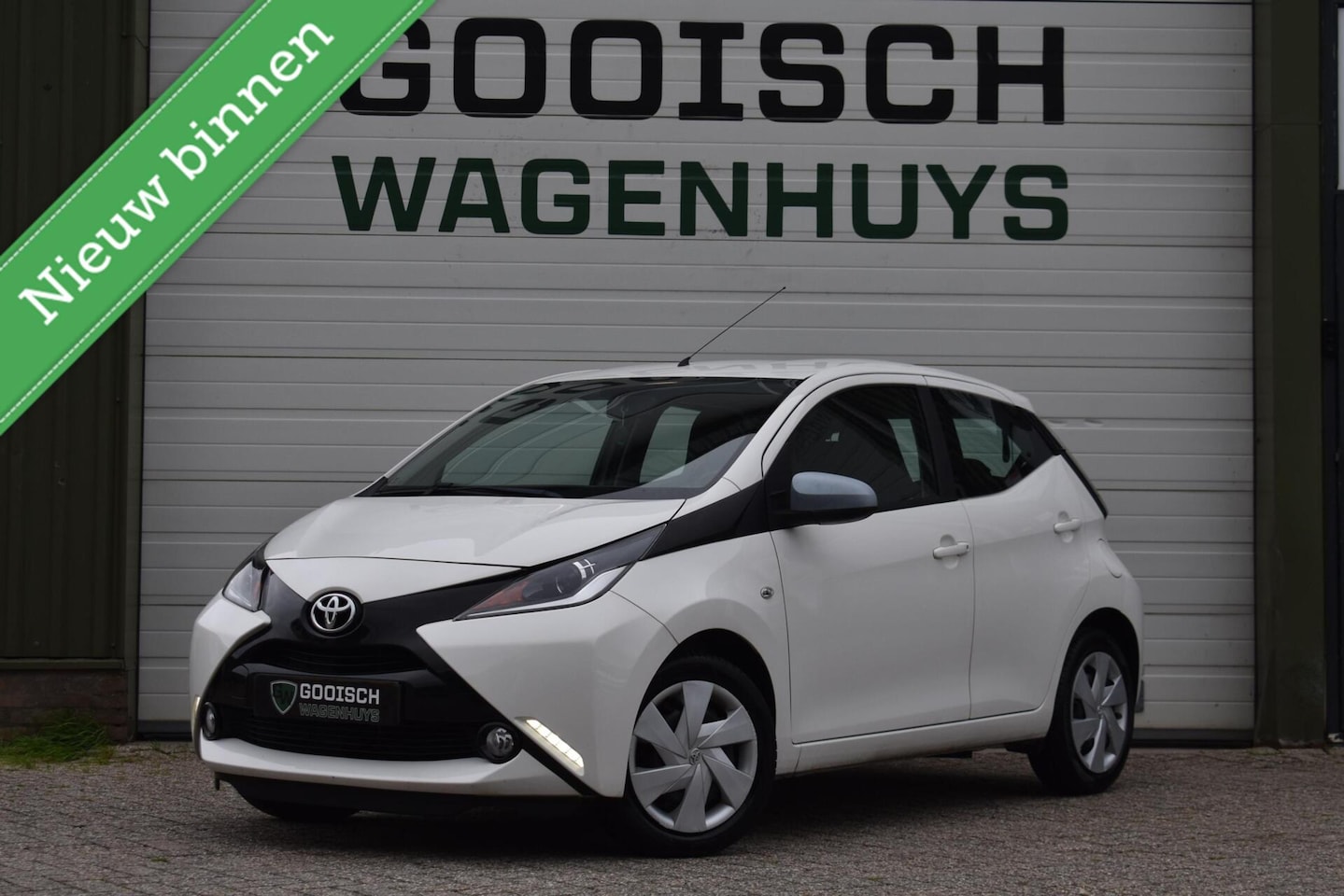 Toyota Aygo - 1.0 VVT-i x-play AUT. | Camera | Airco | Origineel NL | - AutoWereld.nl