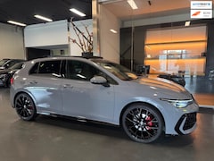 Volkswagen Golf - 8.5 1.5 eTSI R-Line Facelift Panorama Camera Nardo