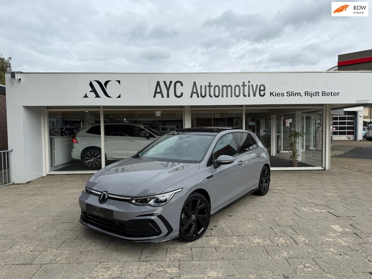 Volkswagen Golf - 1.5 eTSI R-Line |IQ|H&K|Pano|Camera|ACC|Keyless |PDC| Dealer onderhouden| VOL! - AutoWereld.nl