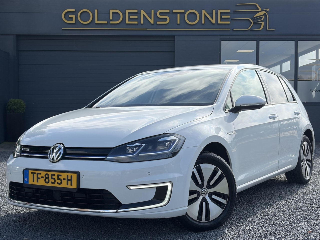Volkswagen e-Golf - ✓SOH 84,55%✓Carplay✓Navi✓LED✓Clima✓Cruise✓Pdc V+A✓Lm velgen✓N.A.P✓Apk tot 07-2027 - AutoWereld.nl