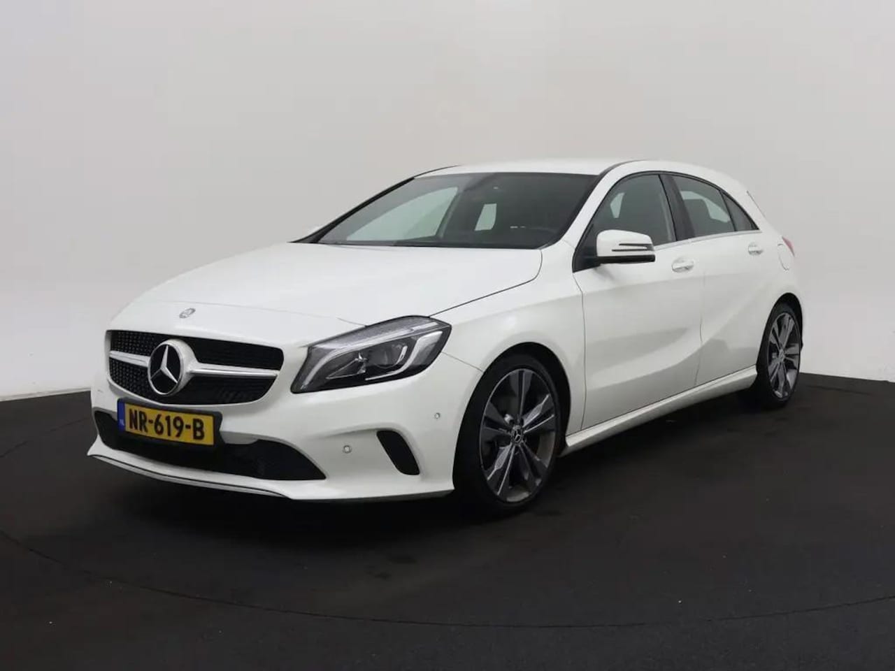 Mercedes-Benz A-klasse - 180 | Stoelverw. | Camera | Led | 18 inch - AutoWereld.nl