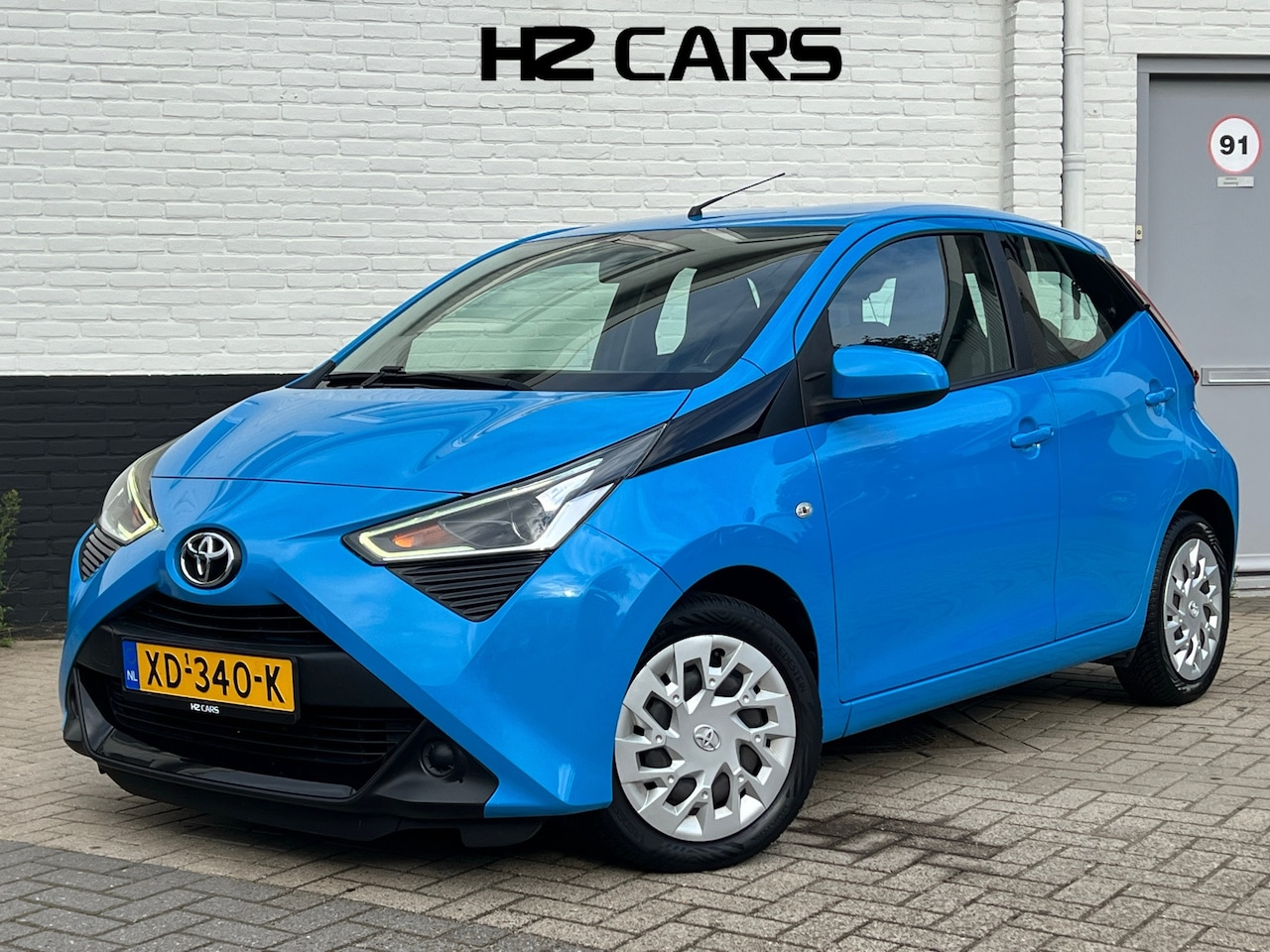 Toyota Aygo - 1.0 VVT-i x-play|5drs|Carplay|Trekhaak|Airco|Elektr.pakket|Limiter - AutoWereld.nl
