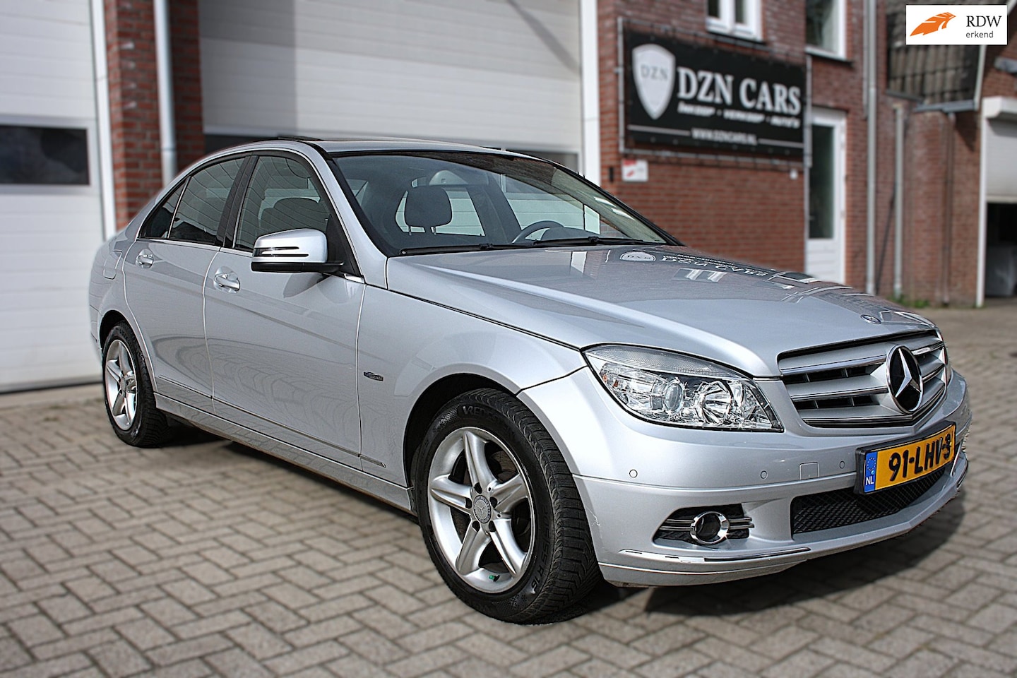 Mercedes-Benz C-klasse - 180 K BlueEFFICIENCY Avantgarde Automaat |Trekhaak|Leer|Schuifdak|Cruise control|Navi|goed - AutoWereld.nl