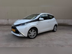 Toyota Aygo - 1.0 VVT-i X-PLAY 5-deurs 69 pk (2014) | Airco | Multimedia-Display | LED | LM-velgen | Ond