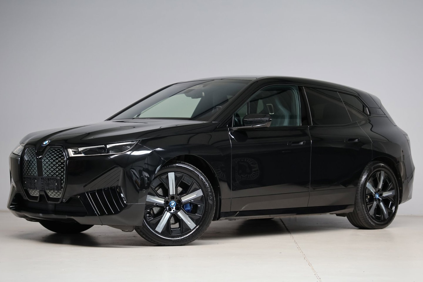 BMW iX - XDrive50 High Executive 112 kWh | panoramadak skylounge | laser led | stoelkoeling | elek. - AutoWereld.nl