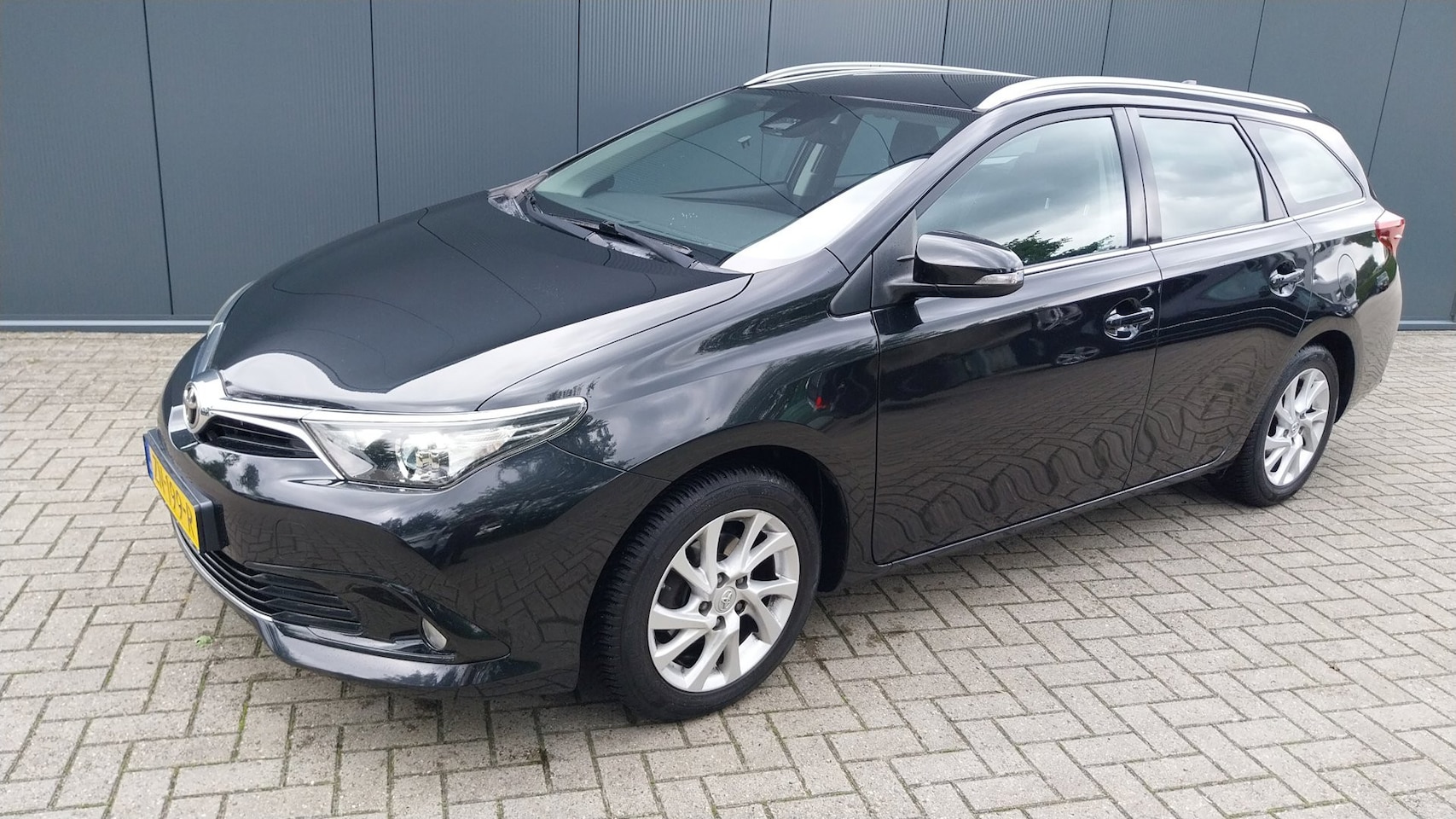 Toyota Auris Touring Sports - 1.2T Active//NAVI //CRUISE//TREKHAAK - AutoWereld.nl