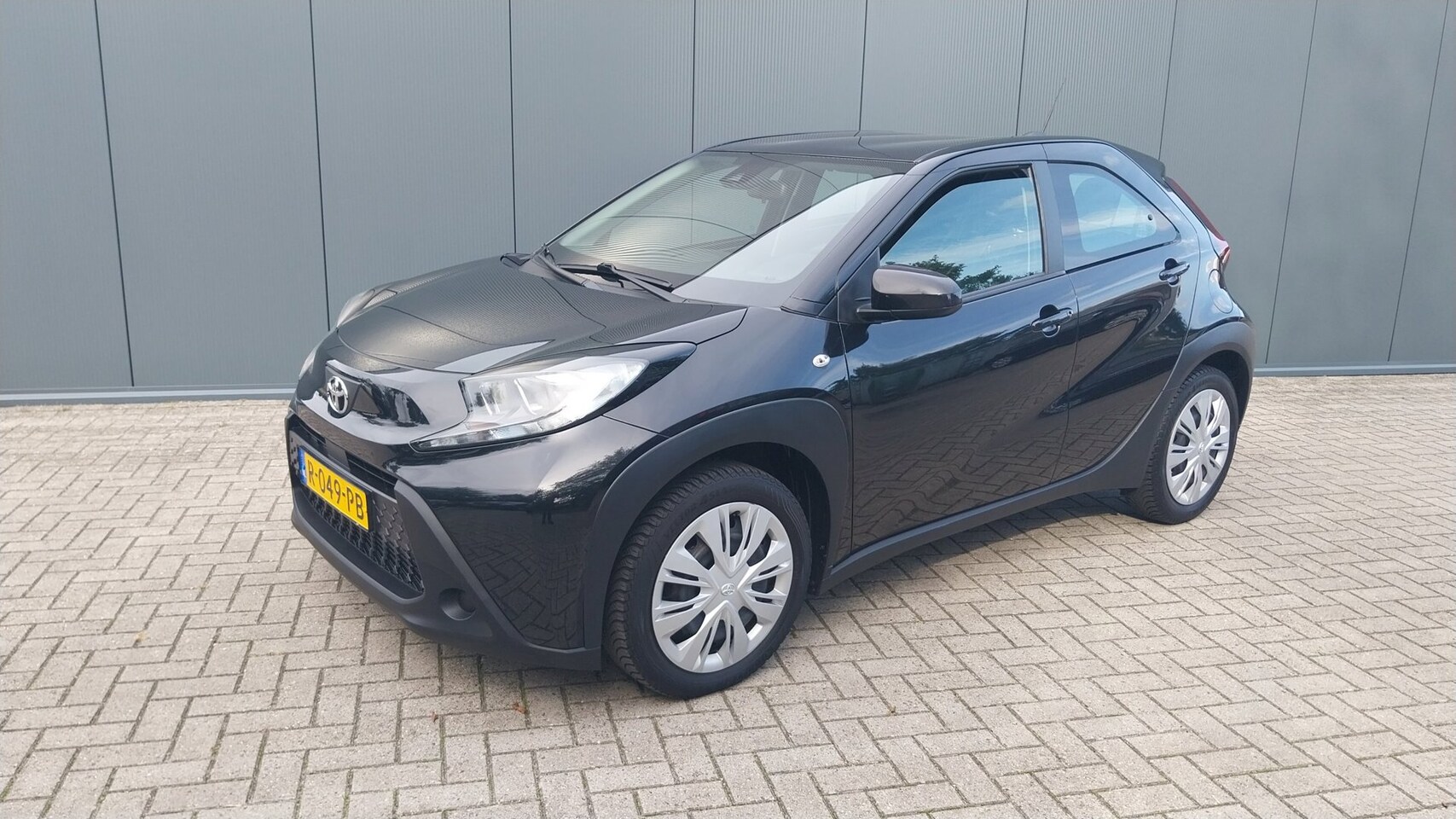 Toyota Aygo X - 1.0 VVT-i MT //AIRCO//CARPLAY//CAMERA - AutoWereld.nl