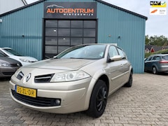 Renault Mégane - 1.6-16V Business Line