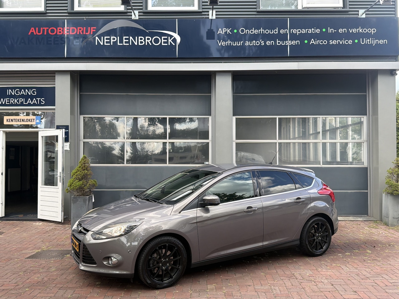 Ford Focus - 1.6 EcoBoost Titanium Pdc,Navi,17Inch,Cv Bj 2014 150pk - AutoWereld.nl
