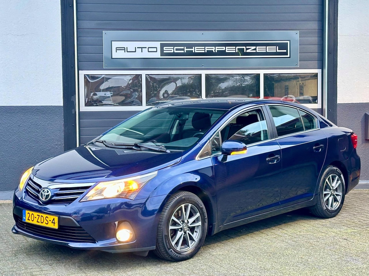 Toyota Avensis - 1.8 VVTi Business I UNIEK MOOIE AUTO I NAVI I CAMERA - AutoWereld.nl