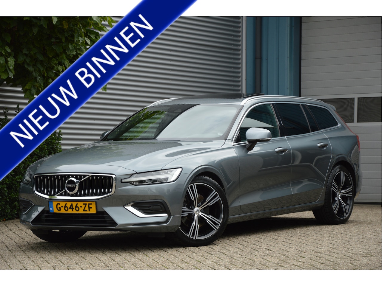 Volvo V60 - 2.0 T4 Inscription LED | LEDER | 19" VELGEN | CLIMA | CRUISE | NAVI | ENZ - AutoWereld.nl