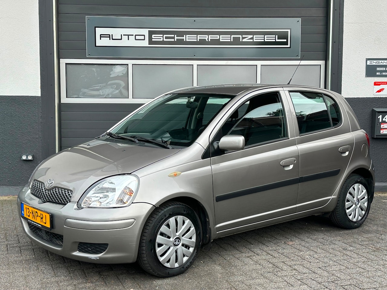 Toyota Yaris - 1.3 VVT-i Sol | AIRCO | TREKHAAK | NL AUTO - AutoWereld.nl