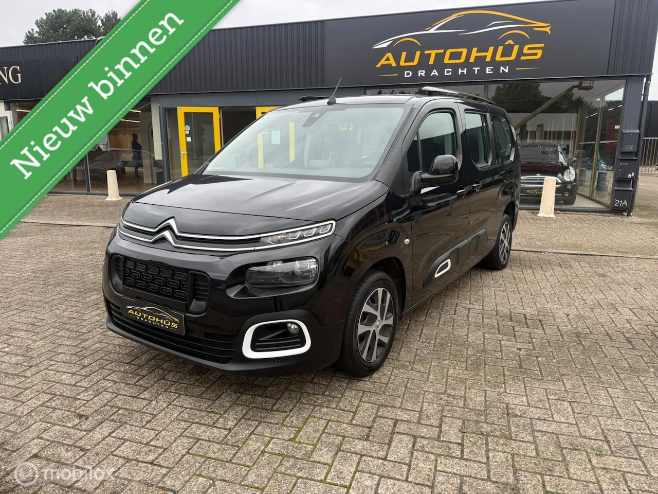 Citroën Berlingo XL - 1.2 PureTech Shine 7p. clima cruise 69519 km - AutoWereld.nl