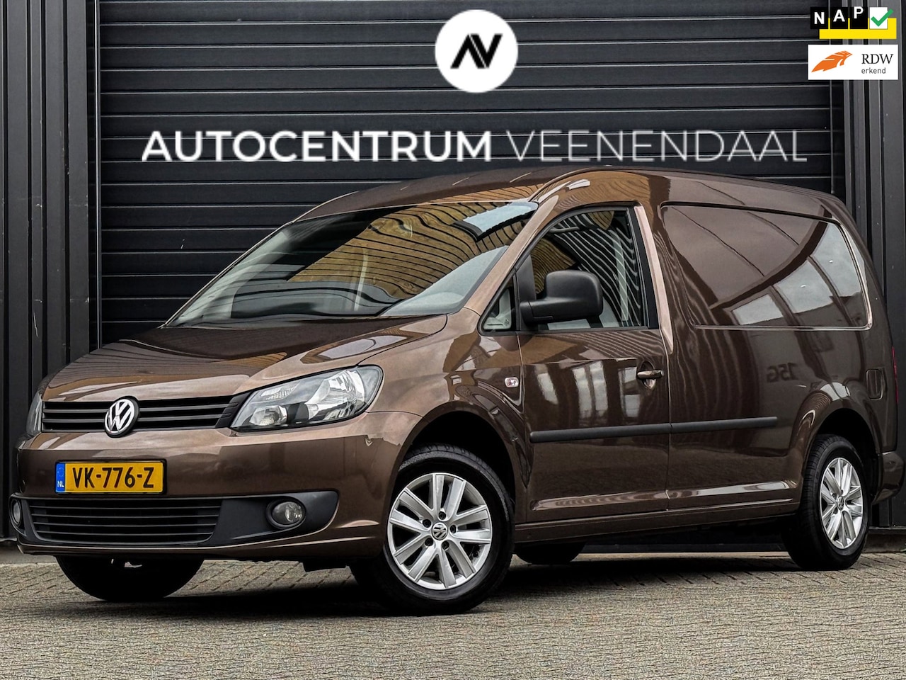 Volkswagen Caddy Maxi - 1.6 TDI DSG 102 PK TREKHAAK/2E EIG/CRUISE/NAVI - AutoWereld.nl