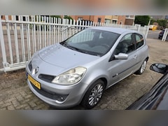 Renault Clio - 1.2-16V Collection