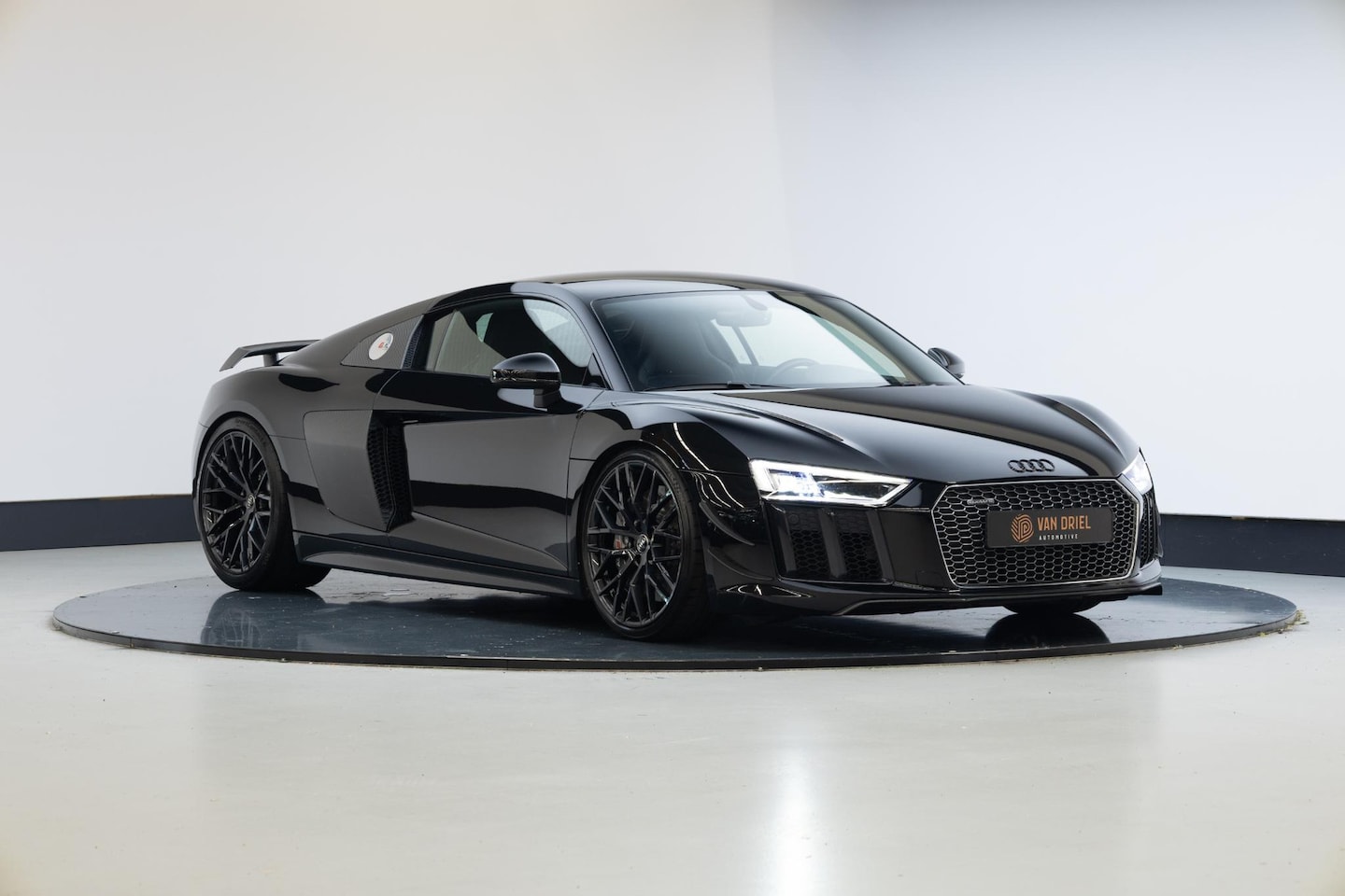 Audi R8 - 5.2 FSI quattro Plus | Keramische remmen | Mat Carbon | Schaalstoelen | Capristo | B&O | - AutoWereld.nl
