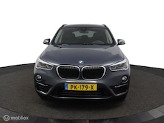 BMW X1 - sDrive18i Exe CARPLAY TREKHAAK AIRCO NAVI CRUISE