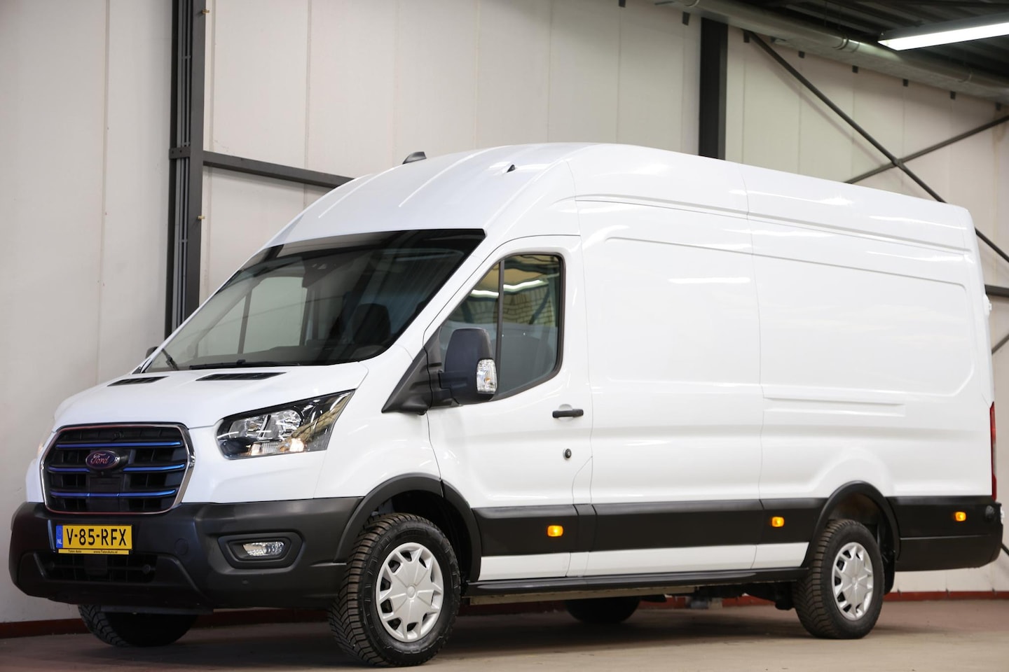 Ford E-Transit - 350 L4H3 Trend 68 kWh CAMERA NAVI - AutoWereld.nl