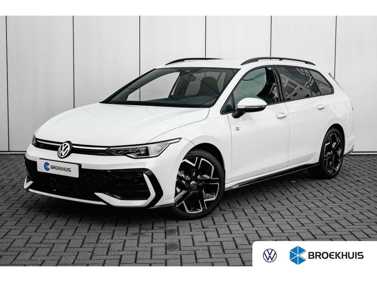 Volkswagen Golf Variant - 1.5 eTSI R-Line Edition 7-DSG/AUTO | Achteruitrijcamera | Airco (automatisch) | Apple Carp - AutoWereld.nl