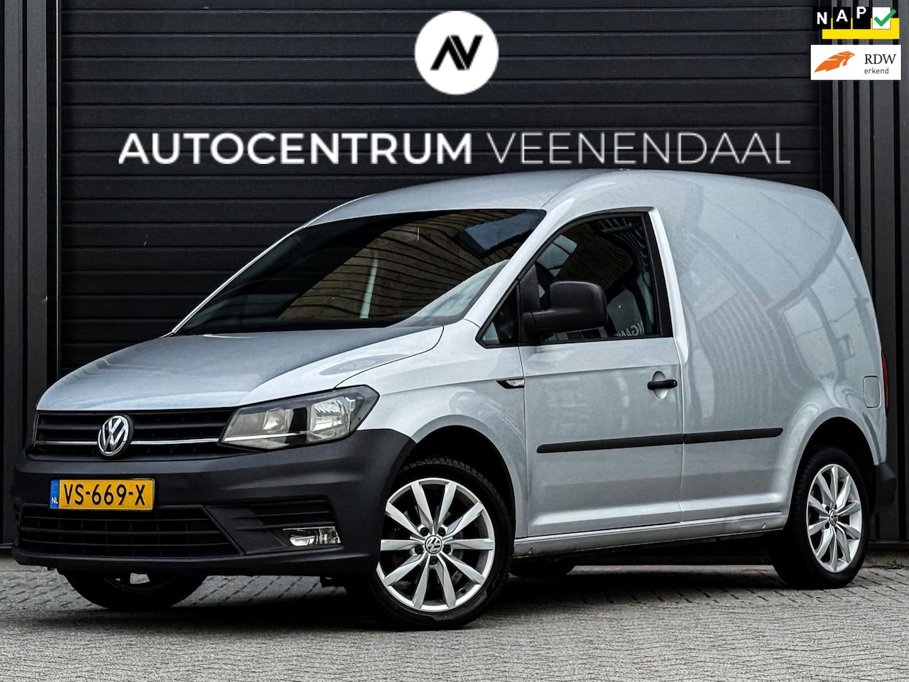Volkswagen Caddy - 2.0 TDI L1H1 Trendline DSG 102 PK BTW CARPLAY/CRUISE/AIRCO - AutoWereld.nl