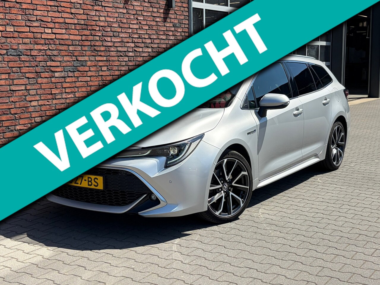 Toyota Corolla Touring Sports - 2.0 Hybrid Trek AchteruitrijCam./Adapt.Cruise/LED/PDC/DAB/Clima/AppConnect - AutoWereld.nl