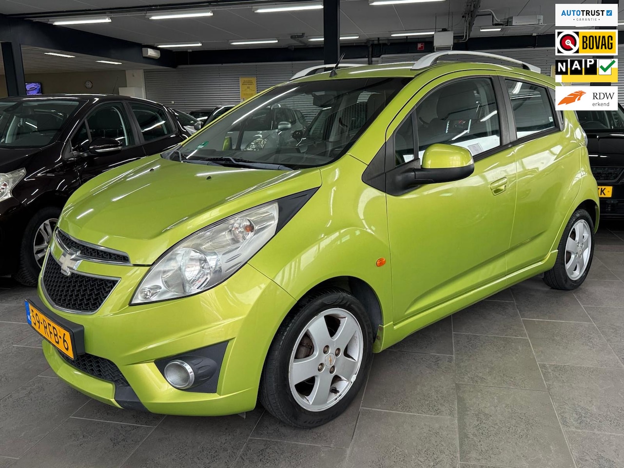 Chevrolet Spark - 1.2 16V LT 5-deurs airco elektrische ramen+spiegels lm-velgen parkeersensoren - AutoWereld.nl