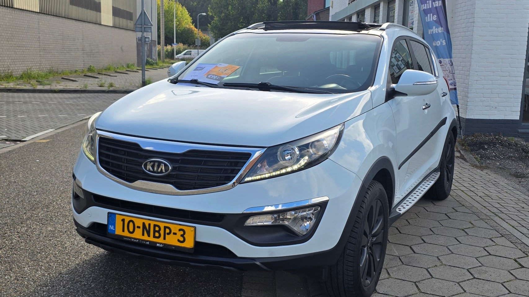 Kia Sportage - 2.0 X-ecutive Plus Pack First Edition*2e eig*dealer onderhoud*pano*leer*trekhaak*rijd perf - AutoWereld.nl