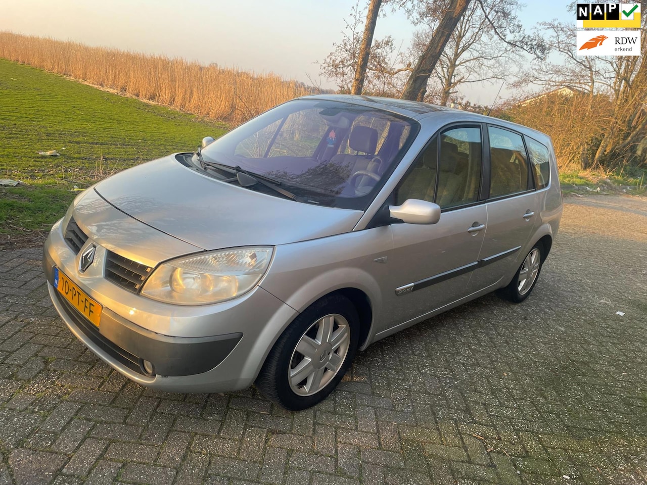 Renault Grand Scénic - 2.0-16V Privilège Luxe AUTOMAAT 7 persoon - AutoWereld.nl