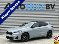 BMW X2 - xDrive25e M Sport Panoramadak 19 Inch Achteruitrijcamera Carplay DAB Stuurwielverwarming H