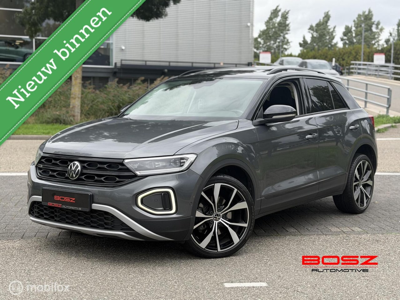 Volkswagen T-Roc - 1.5 TSI DSG PANO IQ LANE KEYLESS TREKHAAK - AutoWereld.nl