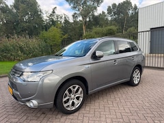 Mitsubishi Outlander - 2.0 PHEV Instyle/NWE APK/ECC/AUT/PANO/CRUISE/NAVI/TREKHAAK/LEDER