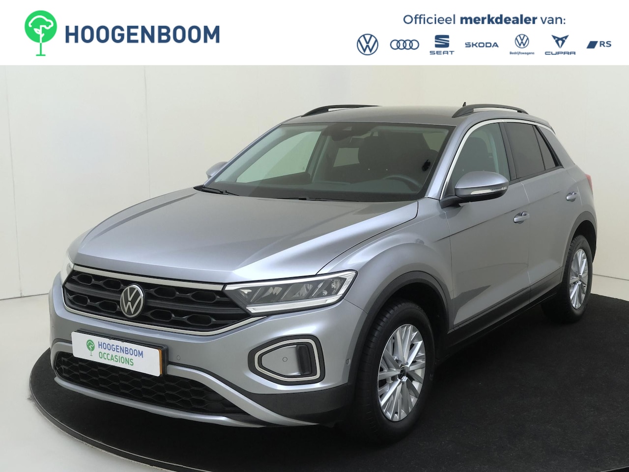 Volkswagen T-Roc - 1.0 TSI Life | Digital cockpit Pro | Parkeerassistent | Achteruitrijcamera | Navigatie | A - AutoWereld.nl