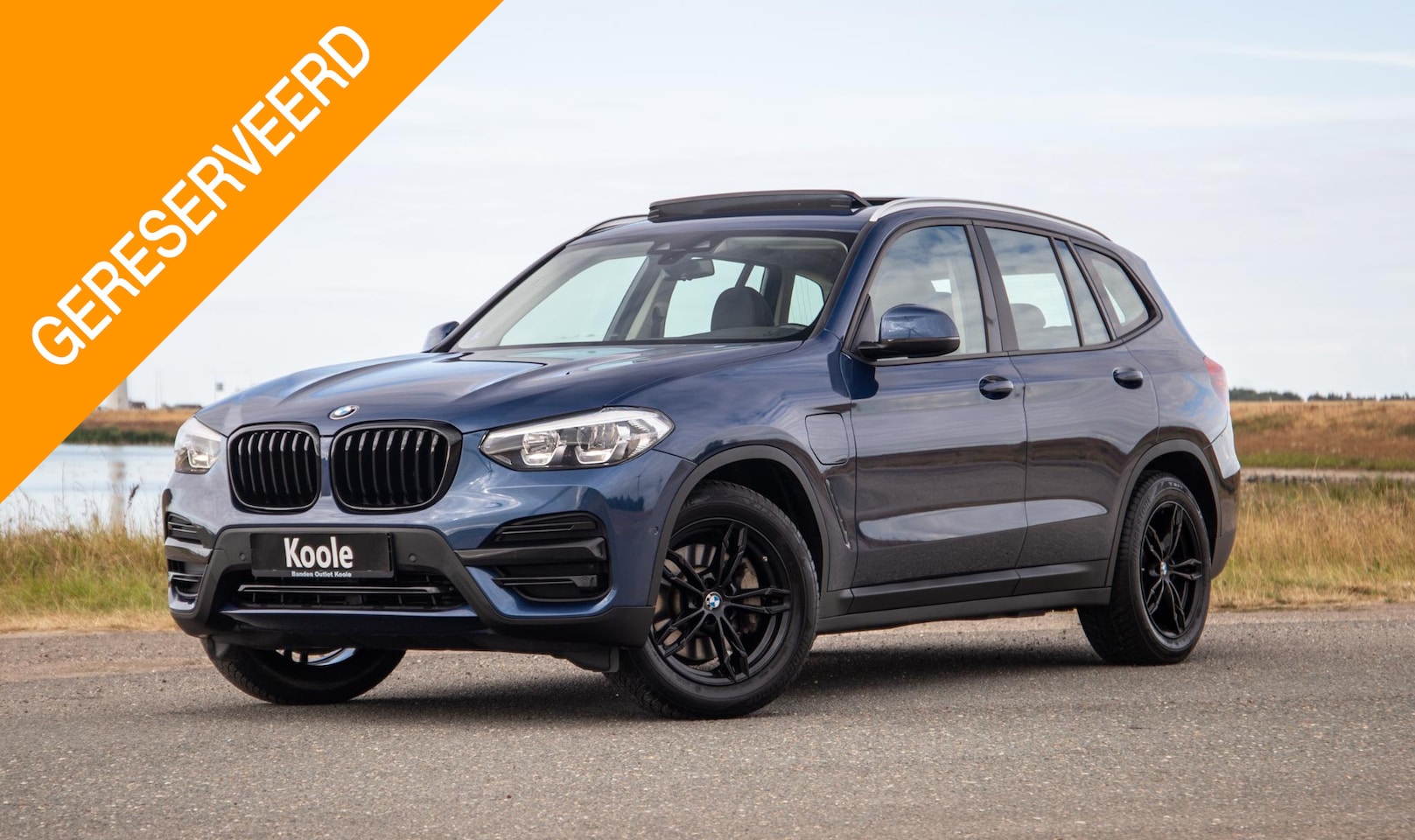 BMW X3 - xDrive30e Executive BLACK LINE / PANORAMA DAK / CARPLAY / LEER / STOELVERWARMING / CAMERA - AutoWereld.nl