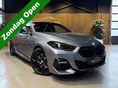 BMW 2-serie Gran Coupé - M-PERFORMANCE | 220i M-PERFORMANCE | PANO | ALLES VAN ORIGINEEL PERFORMANCE | UITLAAD SPEC