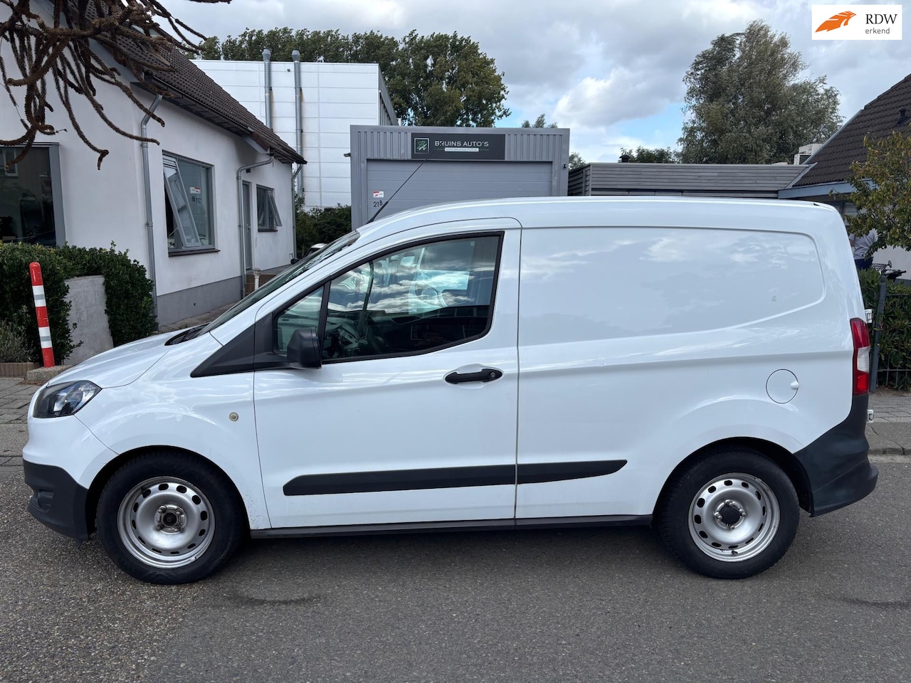 Ford Transit Courier - 1.0 Economy benzine Airco - AutoWereld.nl