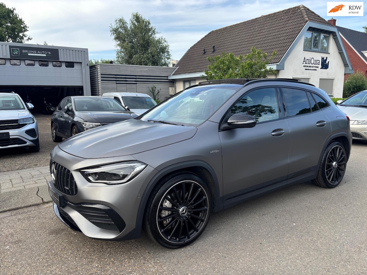 Mercedes-Benz GLA-Klasse - AMG 35 4MATIC Pano/Kuipstoelen/Camera - AutoWereld.nl