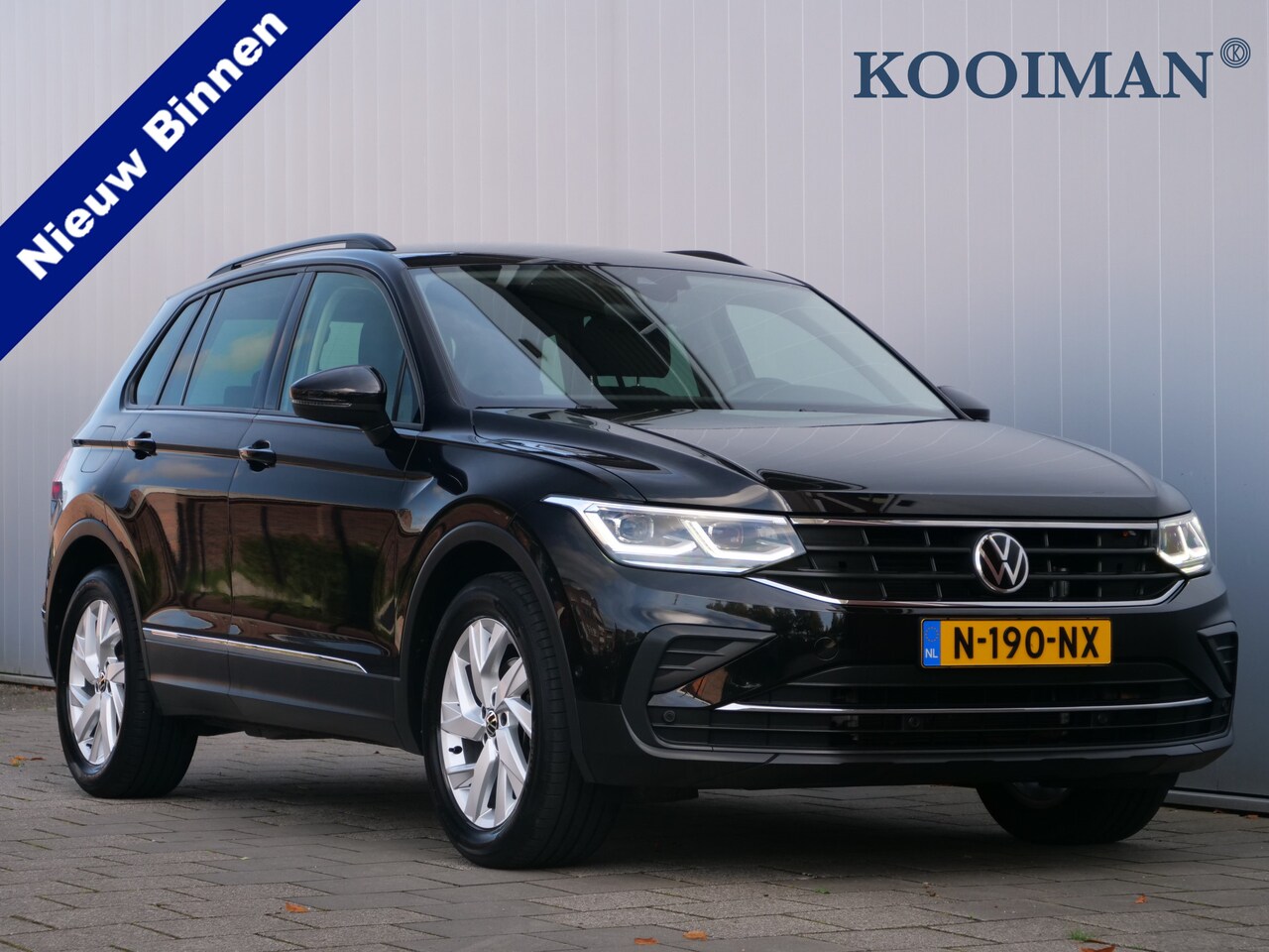 Volkswagen Tiguan - 1.5 TSI Elegance 150 Pk Automaat Navi / DAB / Camera - AutoWereld.nl