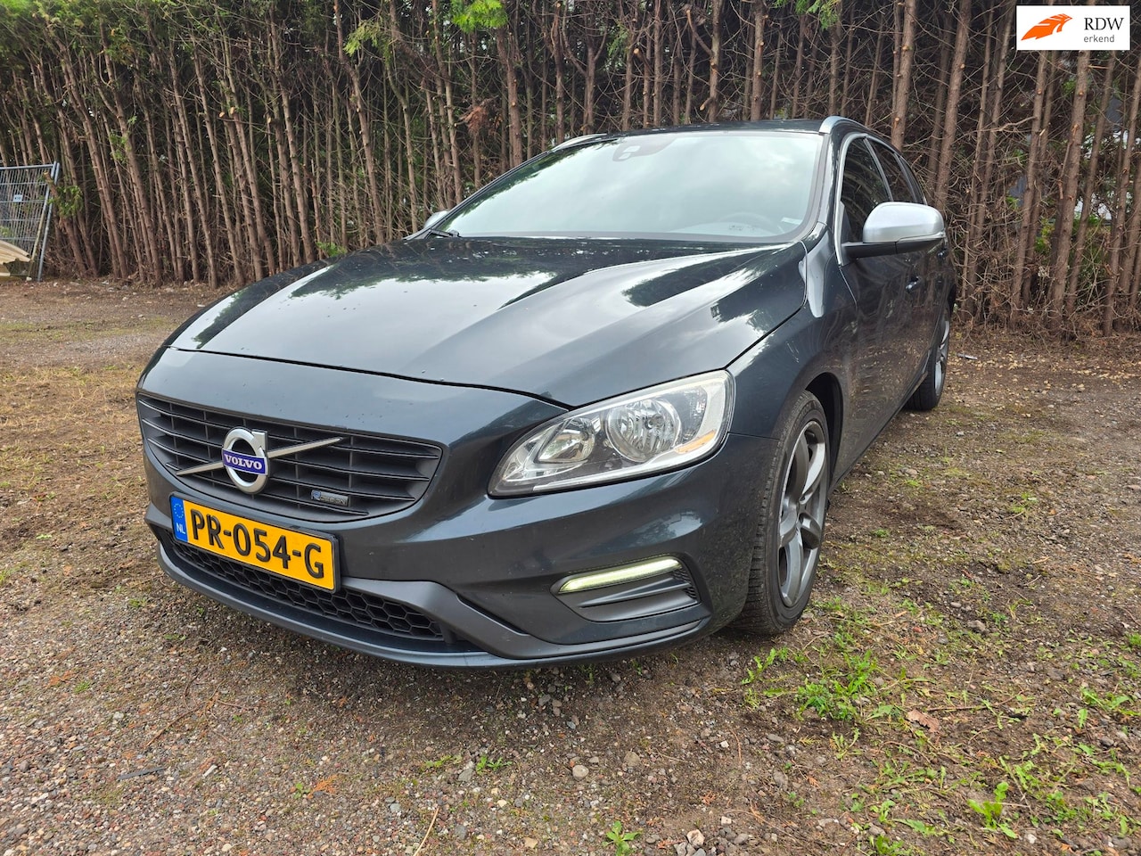 Volvo V60 - 2.0 D3 R-Design 2.0 D3 R-Design - AutoWereld.nl