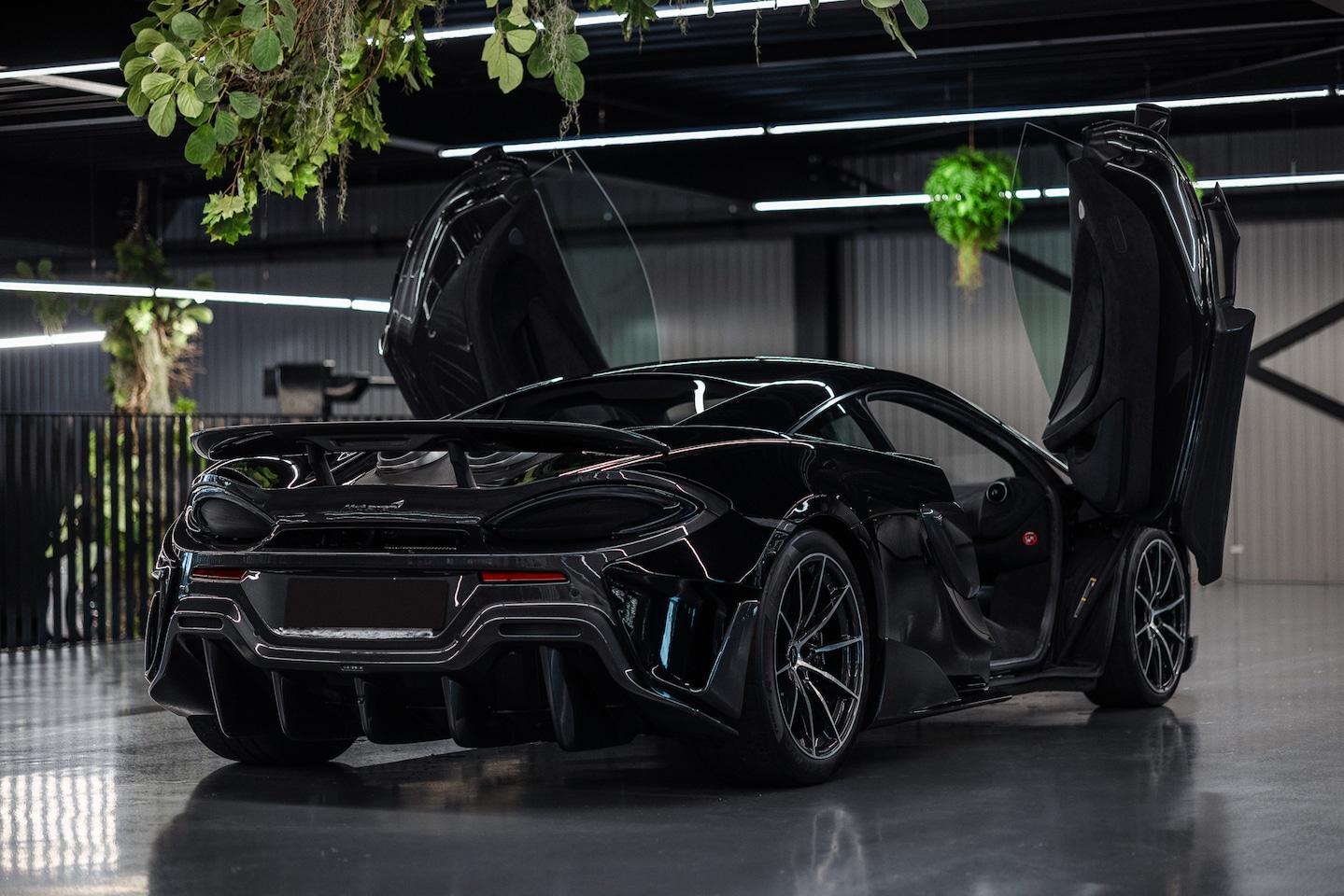 McLaren 600LT - 3.8 V8 Btw auto, (€ 239.669,42 Ex B.T.W) - AutoWereld.nl