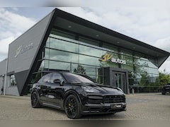 Porsche Cayenne Coupé - 4.0 V8 Turbo S 680pk E-Hybrid Panoramadak *SOH 89%* Keramisch *BTW* Massage Trekhaak Stoel