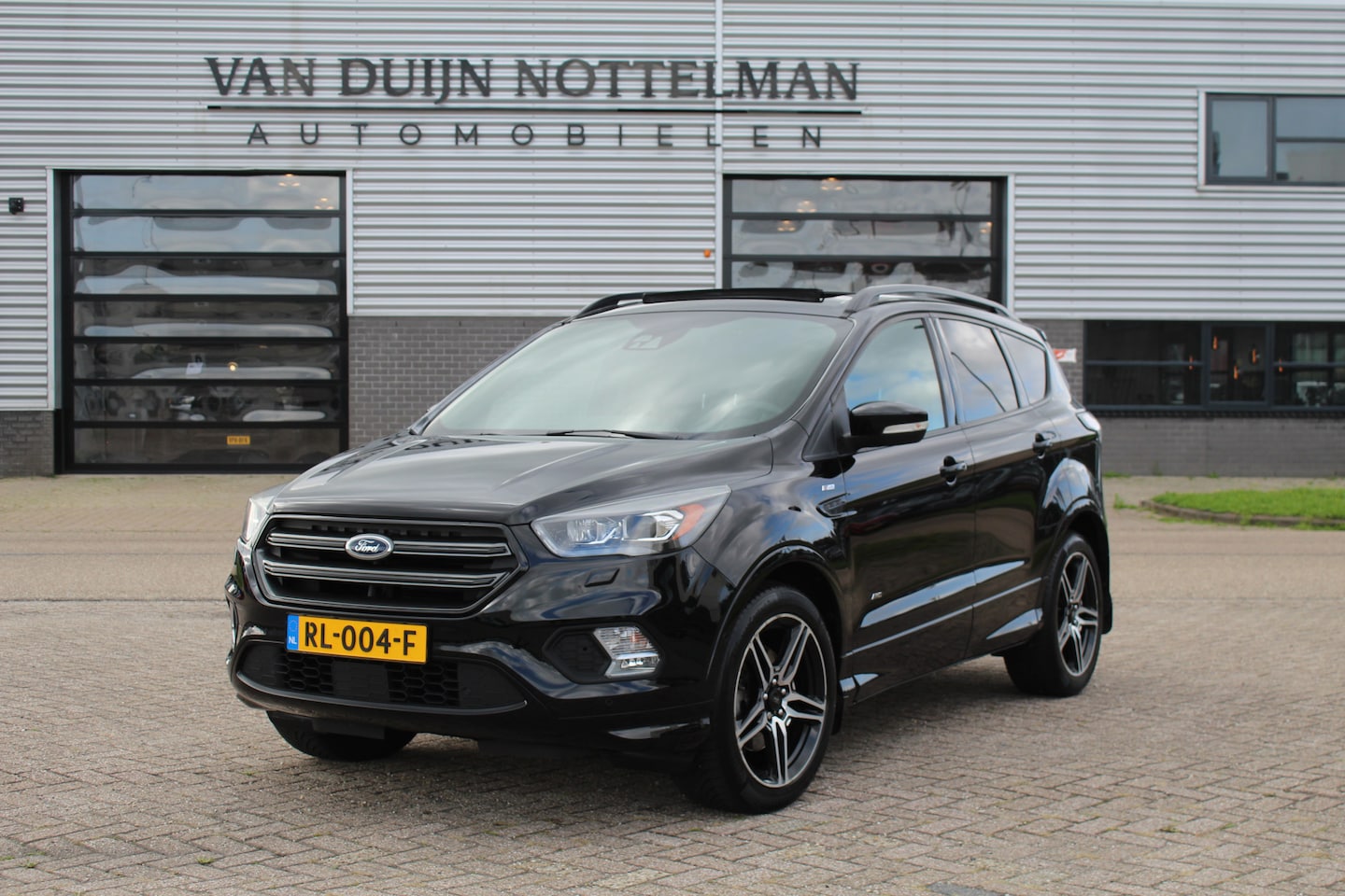 Ford Kuga - 1.5 EcoBoost ST Line AWD / Panoramadak / Trekhaak - AutoWereld.nl